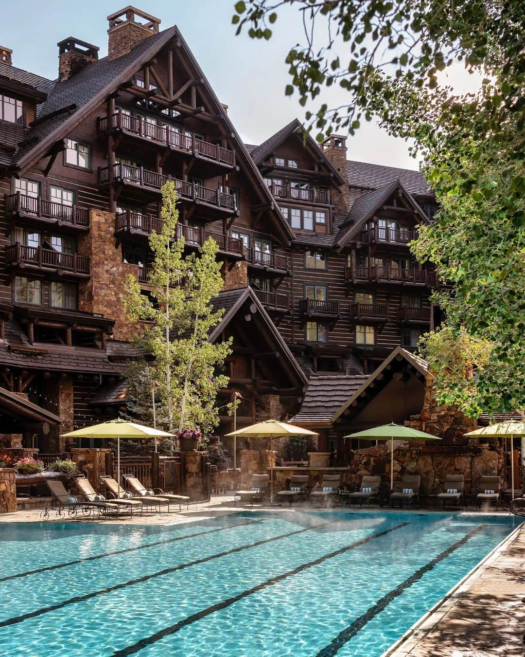 リッツ・カールトンのインスタグラム：「Delve into summer in the mountains at The Ritz-Carlton, #BachelorGulch.」