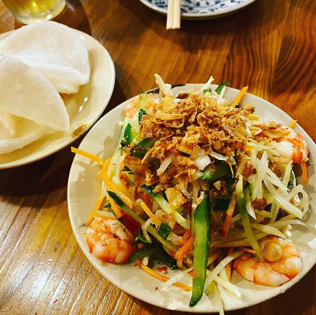 ボートレース宮島さんのインスタグラム写真 - (ボートレース宮島Instagram)「. 🇻🇳ベトナム料理「アオババ」広島店 . 中区袋町にある本格ベトナム料理店🇻🇳 暑い時期にはエスニック料理が食べたくなりますよね☀️😋 . まるでベトナムに来たかのような店内の雰囲気✨ 本格的なベトナム料理が種類豊富に揃っています🤗 どれもおいしくて、アジア料理好きにはたまりません😋 パクチー盛りだくさんモヒート🌿や氷の乗ったベトナムプリン🍮もおすすめです！ . しっかり食べて、暑い夏を乗り切りましょー！ . . #ボートレース宮島 #boatrace #広島カフェ #アオババ #ベトナム料理 #広島ベトナム料理 #広島ランチ #広島ディナー #広島グルメ #hiroshima」7月13日 12時00分 - boatrace_miyajima