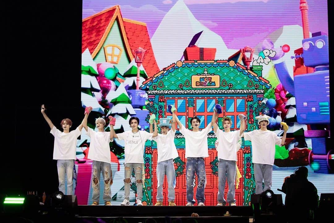 SMエンターテインメントさんのインスタグラム写真 - (SMエンターテインメントInstagram)「NCT DREAM, 멕시코 공연으로 두 번째 월드 투어 피날레 장식! 전 세계 26개 도시 41회 공연 성공적으로 완주! 잠실주경기장 → 돔공연, 북남미 투어까지, 눈부신 성장 증명!  https://entertain.naver.com/read?oid=108&aid=0003166777  NCT DREAM successfully wraps up its 2nd World Tour Finale with a Mexico concert! Successfully finished 41 performances in 26 cities around the world! From ‘Seoul Olympic Main Stadium’ to ‘Dome concert’ and ‘North and South American tours’, proven their remarkable growth!  #NCTDREAM #THEDREAMSHOW2 #THEDREAMSHOW2_In_YOUR_DREAM #NCTDREAM_THEDREAMSHOW2」7月13日 10時55分 - smtown