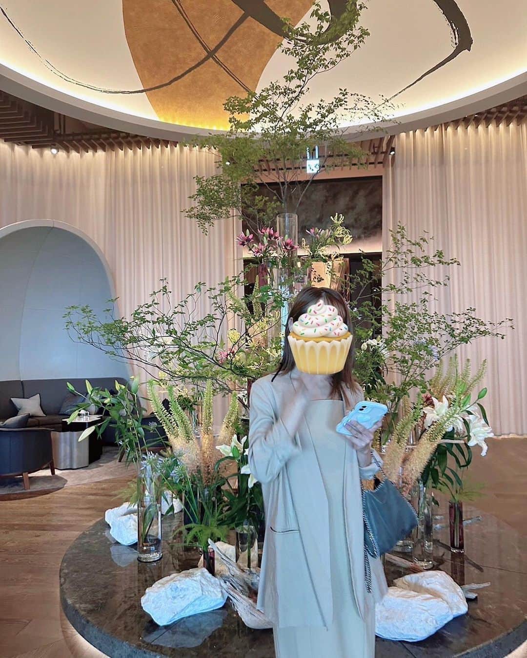 福長優さんのインスタグラム写真 - (福長優Instagram)「🤍🩵 お誕生日迎えました〜🤍  35歳‼︎🫣 四捨五入したらアラフォーの仲間入りでございます🙇🏻‍♀️‼︎  自分が思ってた35歳と 違いすぎて中身どうした？って 感じだよ← 当日、子供達が手作りTシャツ着て 登場して笑った！ ありがと♡♡ パジャマで着るわ♡♡  #7.12」7月13日 11時13分 - yu_fukunaga88