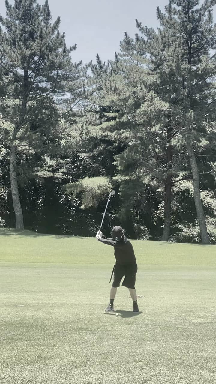 ロビンのインスタグラム：「⛳️⛳️⛳️  Work hard play hard At 鶴舞カントリー倶楽部  #golf」