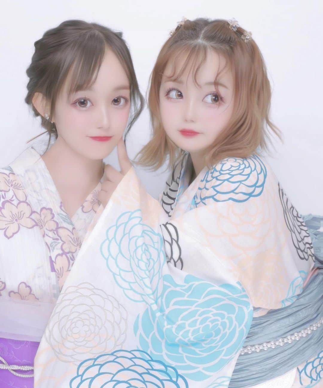 せりなのインスタグラム：「夏はやっぱ祭りっしょ🏮👘✨ 祭りといったらイカ焼き🦑💖   #ぷりんと倶楽部  # #プリクラ  #プリクラポーズ  #プリクラ加工  #夏  #浴衣  #祭り」