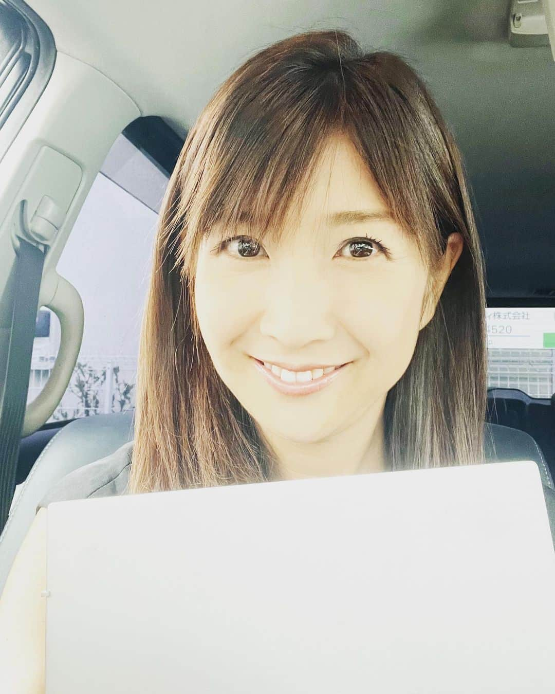 根本美緒さんのインスタグラム写真 - (根本美緒Instagram)「フィルターかけたらめっちゃ飛んでますが…💦w小学5年生に講演してきました😆かわいかったなぁ〜。ピュアで真剣で質問が止まらなかったのが嬉しかったです🤩  みんなここのところの線状降水帯の事も 大雨特別警報の事もニュースでしっかり見て気にかけているようでした。  今日も北陸は引き続き警戒。 太平洋側でも不安定でにわか雨ありそう。 暑さが少しおさまってるのが、ありがたいところ。。  東京32℃ 念の為ランチタイムも🌂を！ 大阪31℃ 名古屋27℃ 仙台宮崎福岡那覇34℃熱中症警戒！ 札幌25℃  #ネモ天 #天気予報 #気象予報士 #出前授業 #講演会 #小学校の先生 #小学7年a組 に参加してくれてた先生の学校でした❣️」7月13日 11時39分 - nemotomio.official