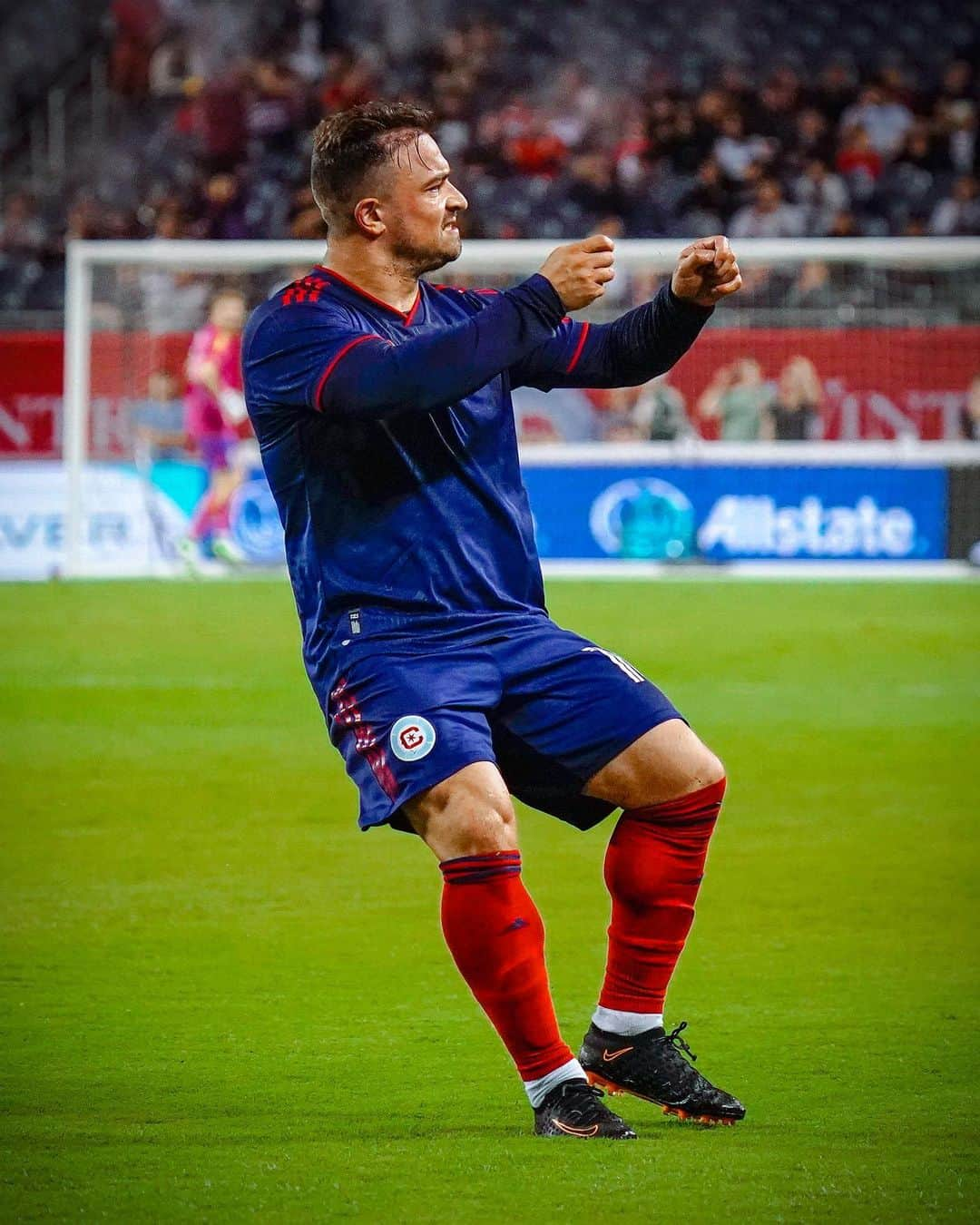 ジェルダン・シャチリさんのインスタグラム写真 - (ジェルダン・シャチリInstagram)「SHAQIRI WHAT A STRIKE 💥  #CHIvMTL | #cf97StarWarsNight」7月13日 11時44分 - shaqirixherdan