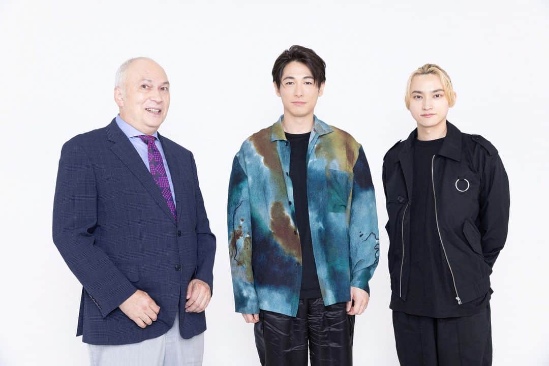のインスタグラム：「. 🌟DEAN FUJIOKA「Stars of the Lid」SPECIAL🌟  【放送日時】 7/26(水)22:00～22:30  【番組紹介】 スペースシャワーTVではBest Album『Stars of the Lid』を7⽉26⽇(⽔)にリリースするDEAN FUJIOKAの特別番組をオンエアする。 音楽面での集⼤成とも⾔える今作は、表題曲「Stars of the Lid」を含む新曲3曲を収録したCD2枚組となっている。スペースシャワーTVでは、そんな彼の音楽遍歴や素顔にフォーカスした特別番組をオンエア。  以前からの友人でもあるSKY-HIとモーリー・ロバートソンを迎え、和気あいあいとした雰囲気の中、哲学的かつ示唆に富んだ発言も飛び出すユニークなトークが繰り広げられる。音源制作についてのエピソードはもちろん、様々な質問に答える形でバラエティ・トークを展開する30分。 9⽉23⽇（⼟・祝) には⾃⾝初の⽇本武道館公演を控えた、DEAN FUJIOKAに迫っている。  #DEANFUJIOKA #ディーンフジオカ #SKYHI #モーリーロバートソン #スペシャ」