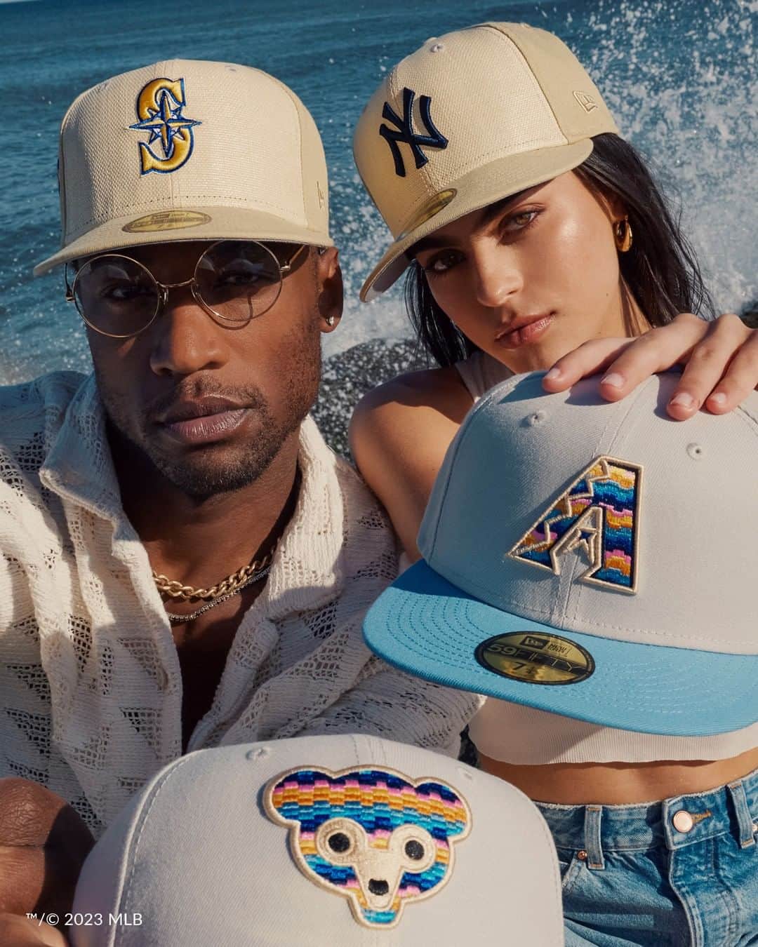 ニューエラ・キャップのインスタグラム：「Grab your sunscreen, the On Holiday collection just dropped. Available in select MLB teams, check it out at the link in our bio.」