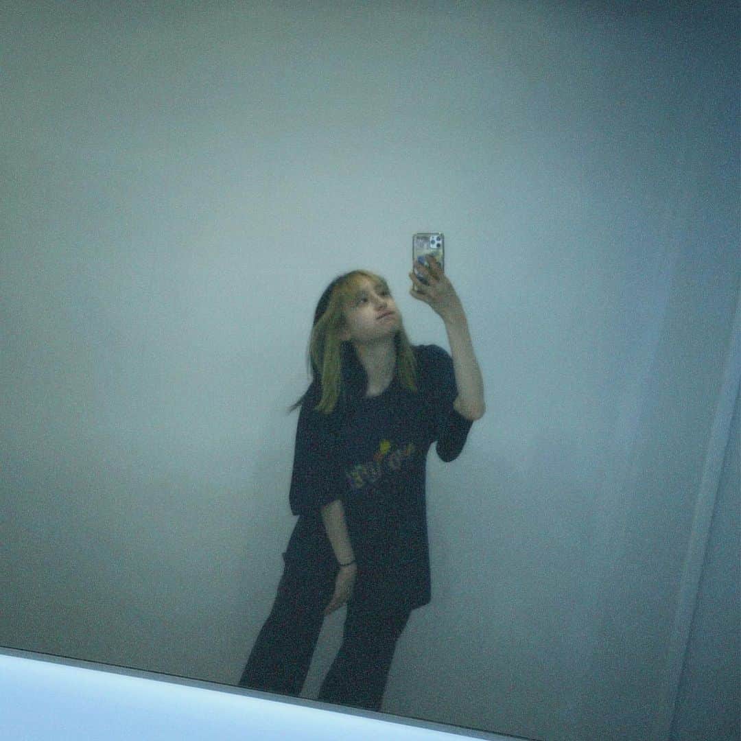 のインスタグラム：「愛逢月 ・ ・ ・ ・ ・ #みっさーくろぜっと  #02년생 #02世代 #02世代 #0203students #0203studentsさんと繋がりたい #0203 #0203革命 #0203line #02line #音楽紹介 #音楽好き #音楽好きな人と繋がりたい #曲紹介」