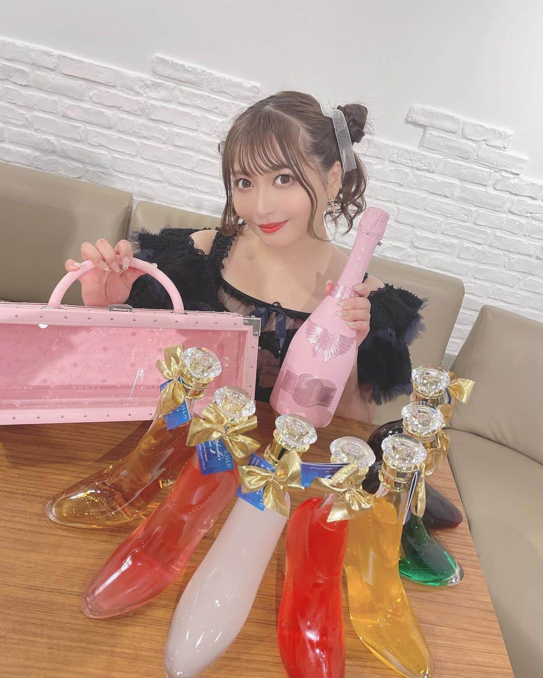 太田里織菜のインスタグラム：「. . 🥂 .」