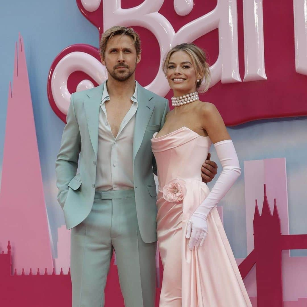 Warner Bros. Picturesさんのインスタグラム写真 - (Warner Bros. PicturesInstagram)「The cast of #BarbieTheMovie painted the town pink at the European Premiere in London 💖」7月13日 21時46分 - wbpictures