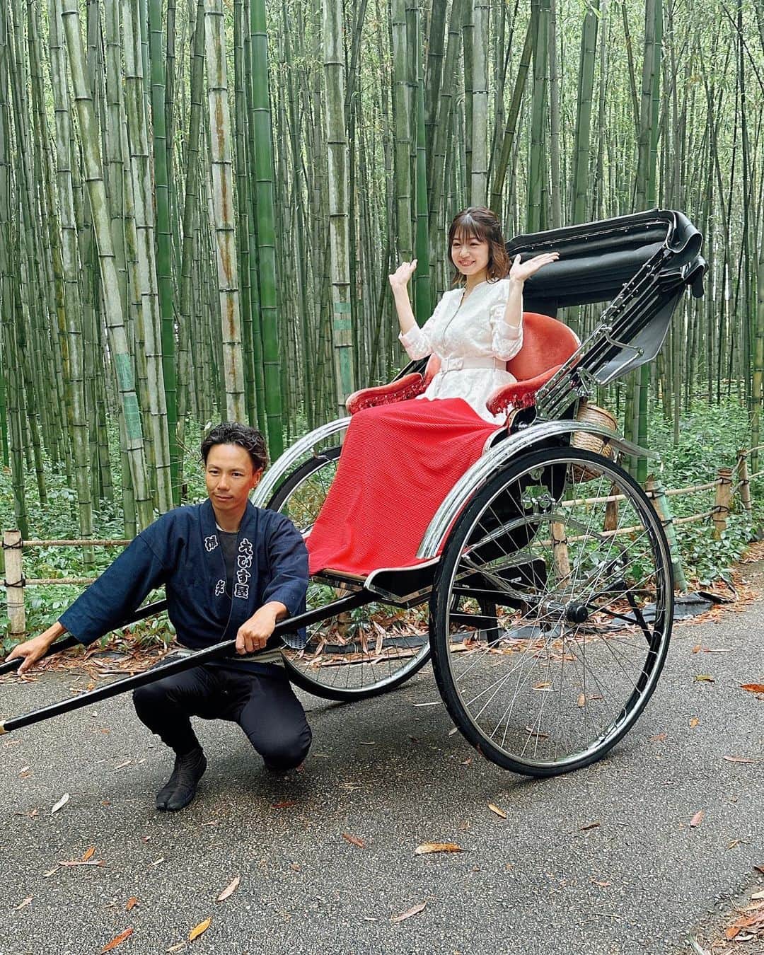 のインスタグラム：「ひゃっほーい！  とんでもなく素敵な京都巡りをしてきたよー！！  その様子が雑誌とWEBでご覧頂けます。 どちらもチェックしてねっ♪  ●7/10 発売 雑誌「週刊ポスト」 ●7/13 WEB「NEWSポストセブン」  私の地元ええところどすえ〜🩵」