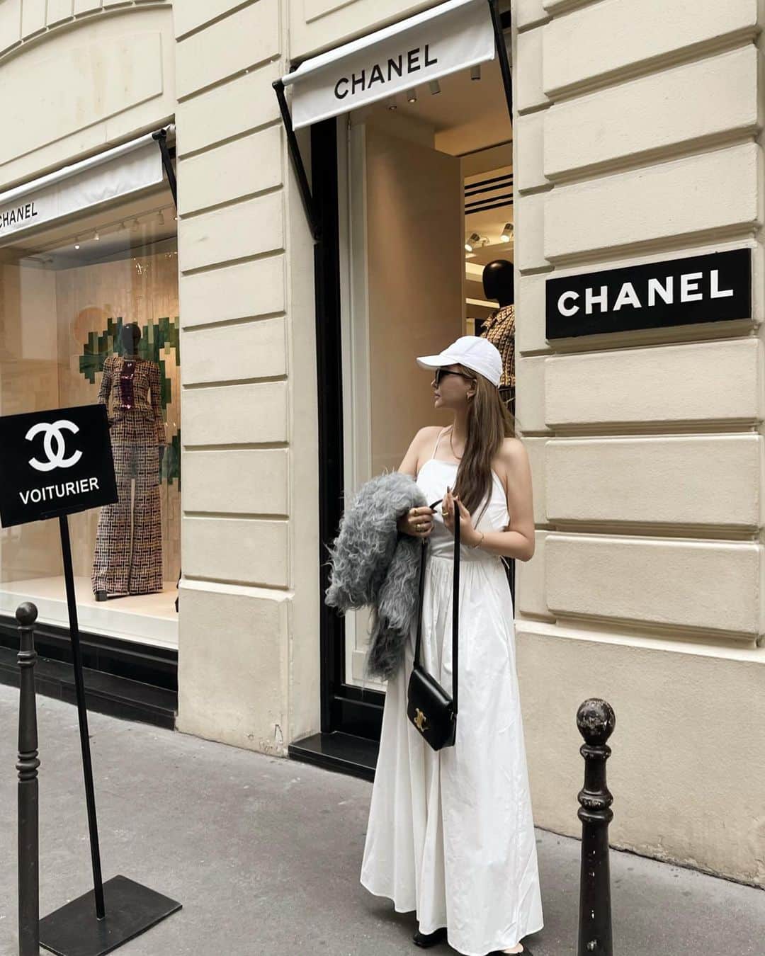 白倉あやさんのインスタグラム写真 - (白倉あやInstagram)「Chanel’s first store in Paris 🤍  早起きしてCHANELの本店へ✨ 何を買おうか迷う🥂」7月13日 21時58分 - shirakur_a
