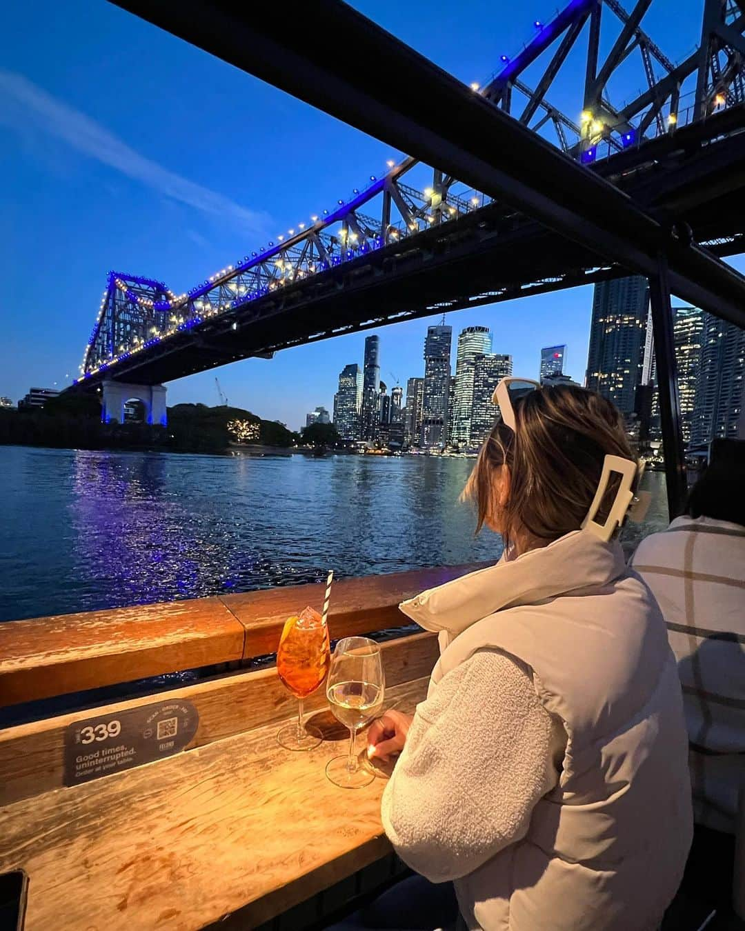 りおなさんのインスタグラム写真 - (りおなInstagram)「. This is Brisbane 🌉 ここのポテト出てくるのおっそかったけど美味しかったのでマル🥔 . . . #felonsbrewingco   #brisbane #brisbanecity #brisbanefood #brisbaneeats #italian #pizza #margerita」7月13日 21時59分 - rionapzzz