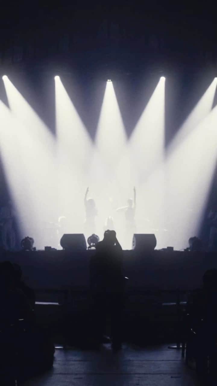 イェリンのインスタグラム：「🖤 Ride (unreleased) - Yerin Baek (Live ver.)  Performance produced by Peanut  2023 Yerin Baek 단독공연 <Square>  On Youtube  10시에 유투브에서-🖤 다른 곡들도 올라오지롱」