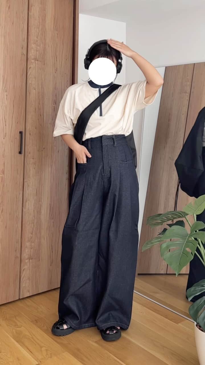 tarouのインスタグラム：「夏のデニム着回しコーデ🚲‪𓂃 𓈒𓏸    実は2色使ってるんですねぇ🤭 みんな気付いた？💭  大変長らくお待たせしましたが 明日からデニム販売開始ですっ🫶🏻  もうほんとに着痩せ効果エグすぎて 既に大人気な予感です…要チェックですぞ🤝🏻     #ゆるコーデ #夏コーデ #カジュアルコーデ  #着回しコーデ #デニムコーデ #デニムパンツ  #メンズライクコーデ #夏服コーデ #154cmコーデ  #骨格ストレート #シアーシャツ #tシャツコーデ」