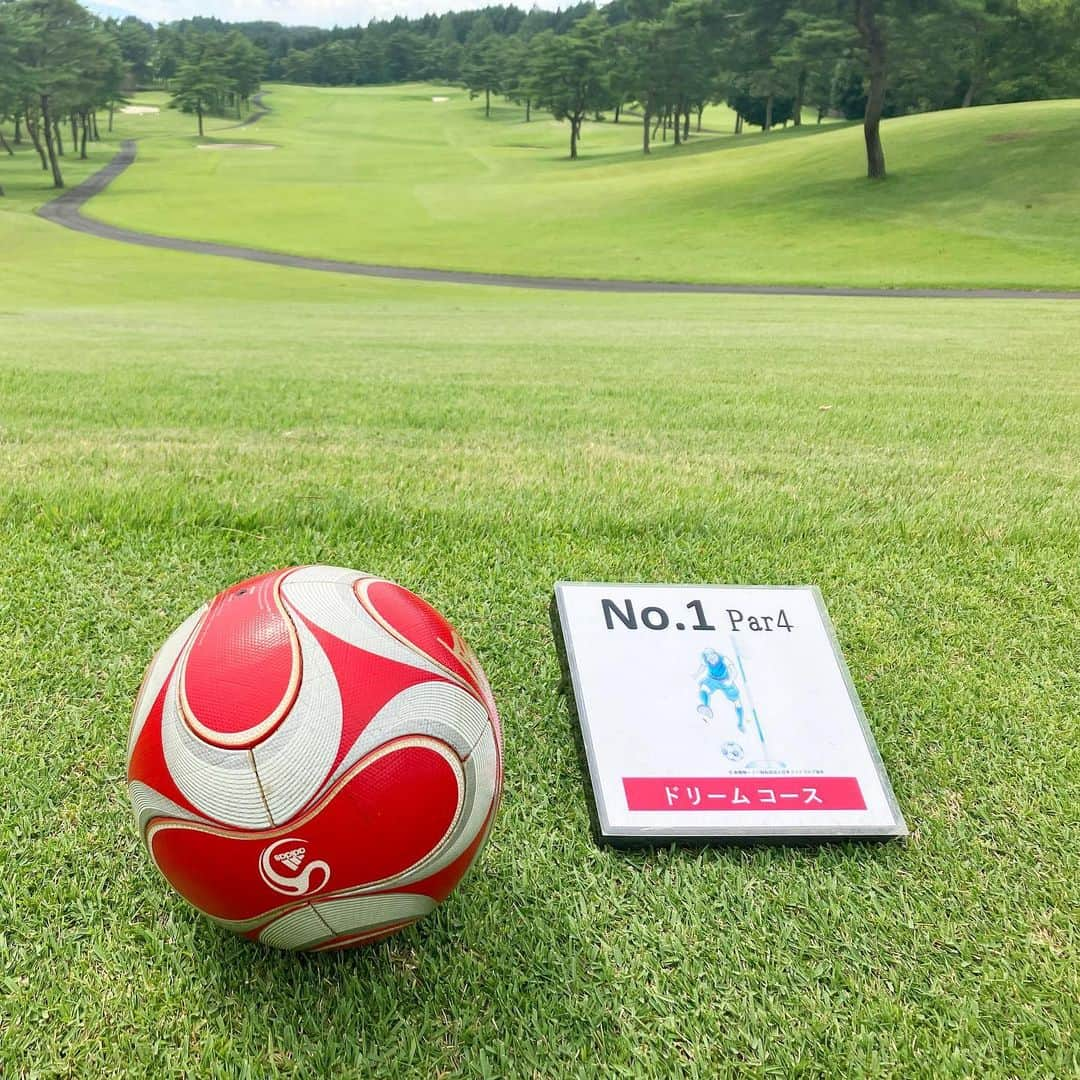 長谷川ゆうさんのインスタグラム写真 - (長谷川ゆうInstagram)「フットゴルフ⚽️⛳️  7ヶ月ぶりだったので調子良くなかったけど 安定感はあったのでトータル7アンダー！  帽子とマスクで日焼け対策して 汗だくでした笑  やっぱりボール蹴るの楽しい♡ 好きだなぁー  . . #footgolf #football #フットゴルフ #セブンハンドレッドクラブ #⚽️⛳️」7月13日 22時07分 - haseyuu08