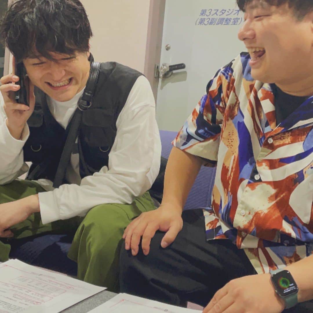 工藤秀平さんのインスタグラム写真 - (工藤秀平Instagram)「中1からの同級生の友達とラジオ日本「加藤裕介の横浜ポップJ」に出演してまいりました。  楽しかったです、ありがとうございました！  radikoのタイムフリー（見逃し配信）でも聴けるそうです。  「加藤裕介の横浜ポップJ」で検索してみてください！  #ラジオ日本 #横浜ポップJ  #kudokimu」7月13日 22時00分 - kkshuhei