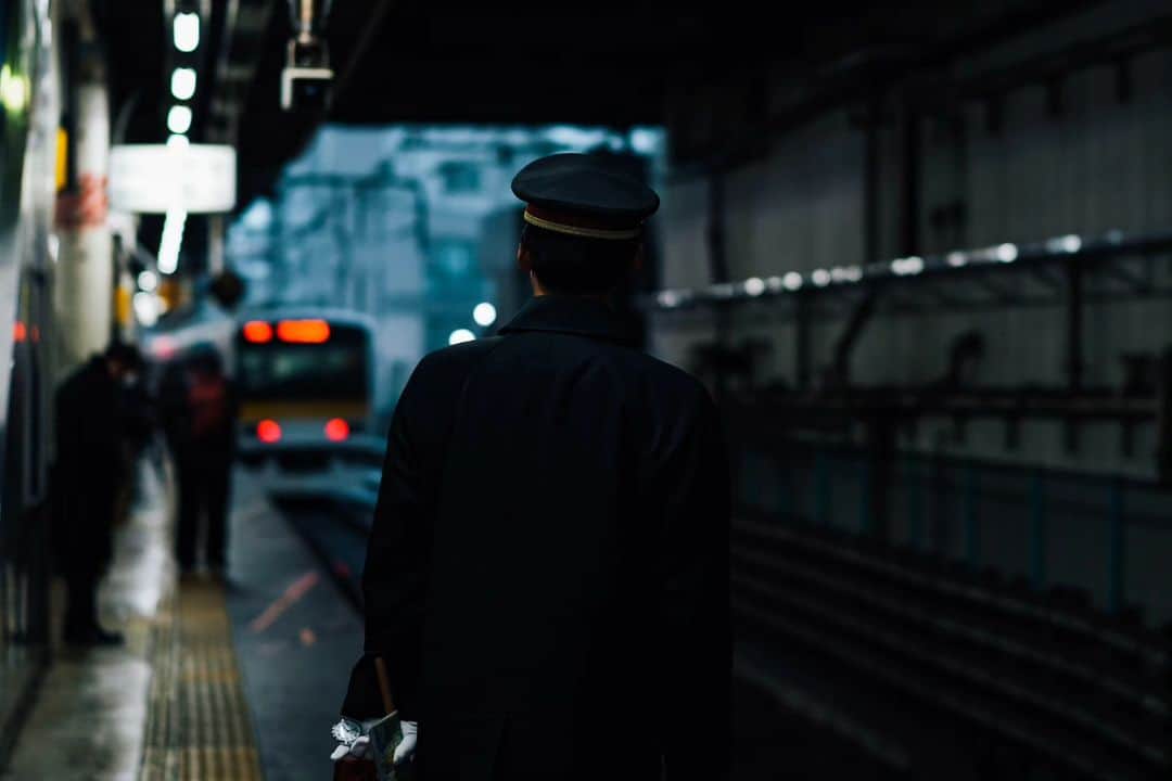 Takashi Yasuiさんのインスタグラム写真 - (Takashi YasuiInstagram)「🚃 series from 'PERSONAL WORK' #USETSU  #TakashiYasui #SPiCollective #filmic_streets #ASPfeatures #photocinematica #STREETGRAMMERS #street_storytelling #bcncollective #ifyouleave #sublimestreet #streetfinder #timeless_streets #MadeWithLightroom #worldviewmag #hellofrom #mediciism #reco_ig」7月13日 22時00分 - _tuck4