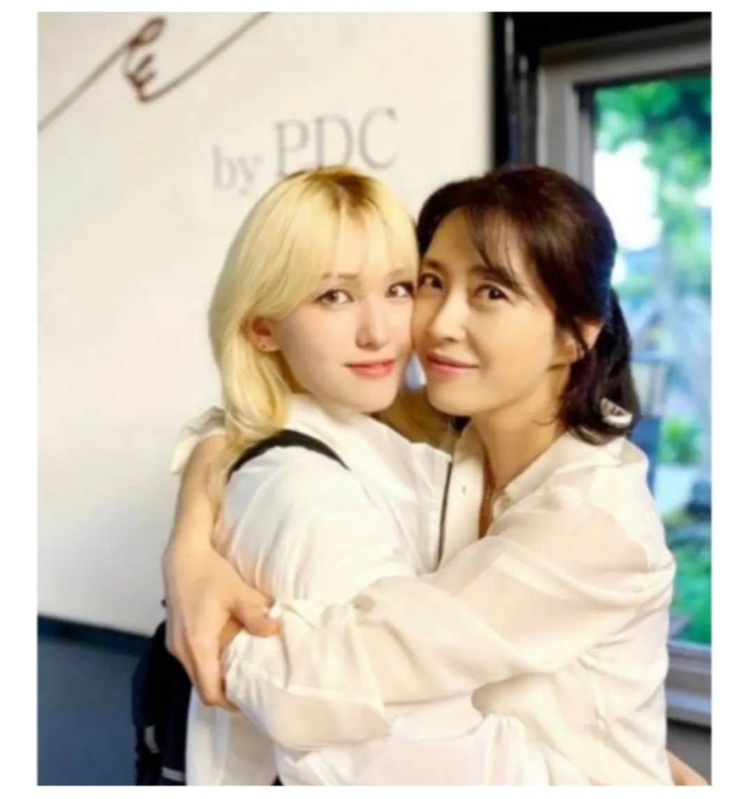 ソン・ユナのインスタグラム：「비오는 밤.... 우리 소미 보러 오세요🤭🤗  by PDC루요💛」