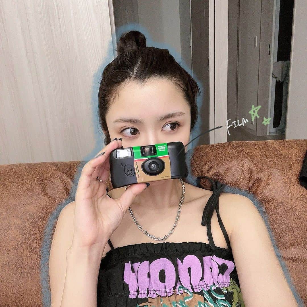 高梨優佳のインスタグラム：「お仕事おわりで 完全にすっぴんです 。 今からキムチ鍋食べる 🍲」