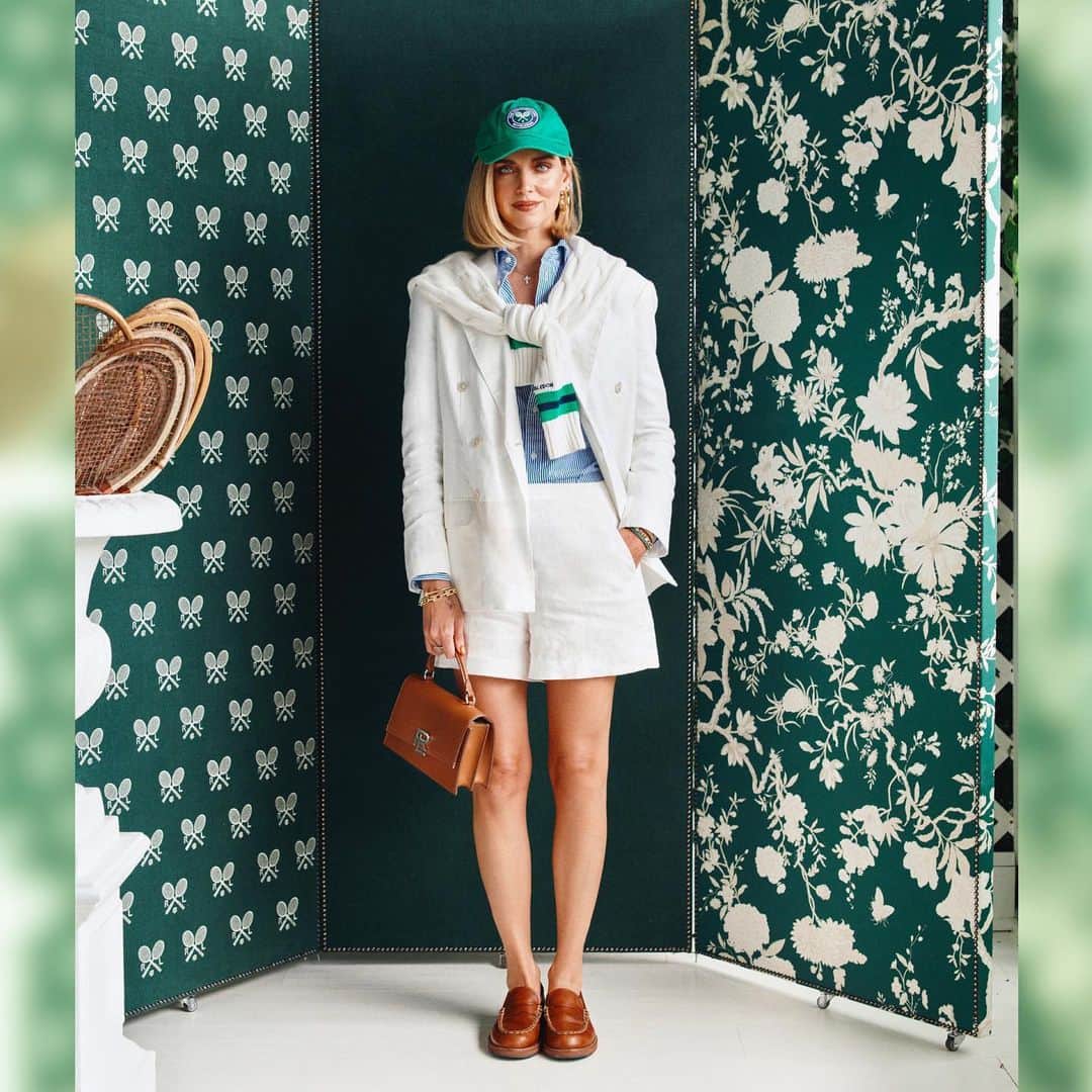 Blonde Saladさんのインスタグラム写真 - (Blonde SaladInstagram)「Spotted at Wimbledon  @chiaraferragni ⁩ @carodaur and @meghannfahy @aishtray from The Bold Type - All guests of @poloralphlauren 🎾✨  #RLTennis #Wimbledon #tennis #theBoldType #RalphLauren #TheBlondeSalad」7月13日 22時43分 - theblondesalad
