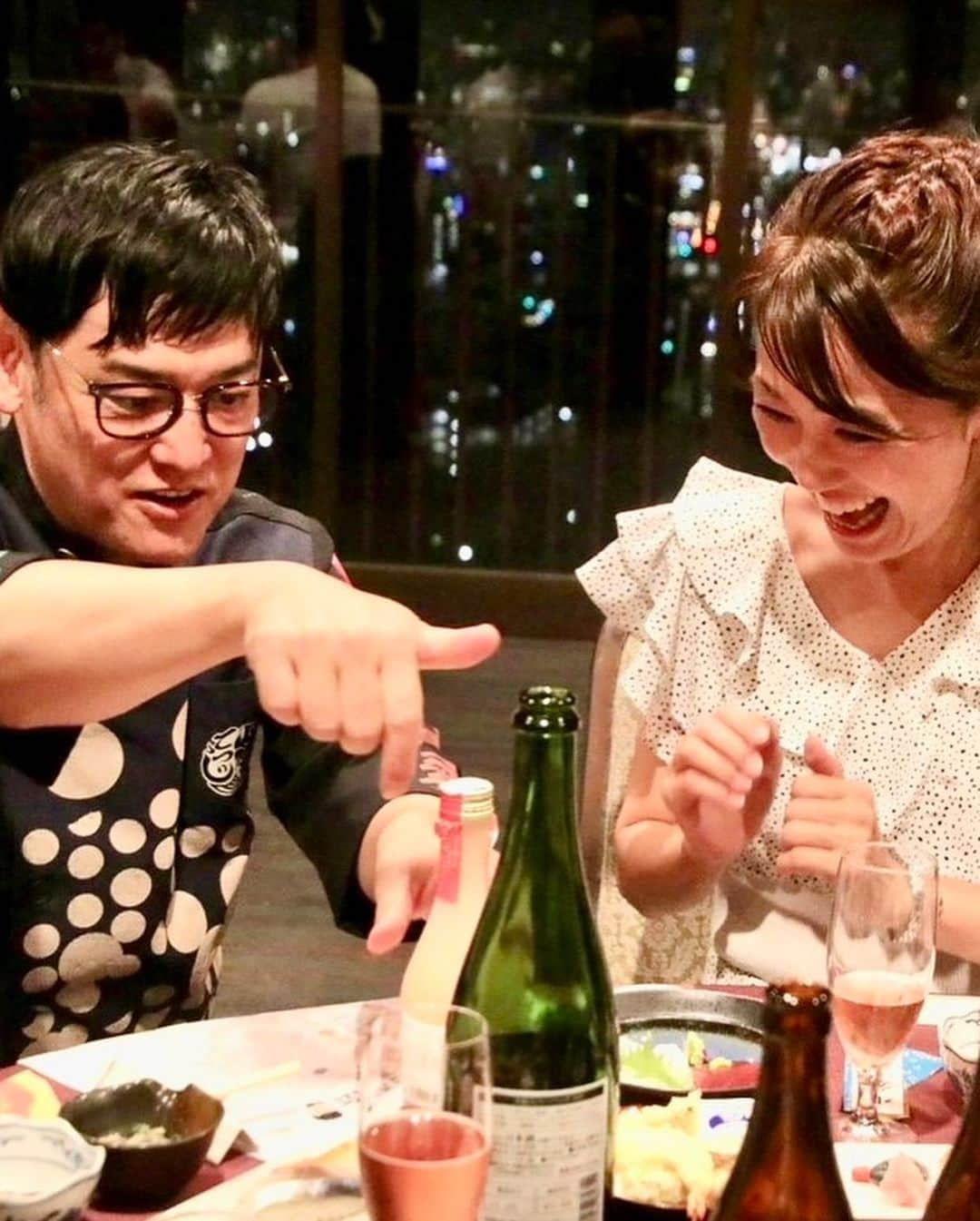 永倉由季さんのインスタグラム写真 - (永倉由季Instagram)「. . 『シャンプーハットてつじさん 利き酒会  in東大阪』に 参加させてもらいました。 　　　 　　　 お酒が弱いながらも 　　　　　　　　　　 飲みやすくて甘味のある日本酒を 用意してくださったので チビチビ楽しませてもらいました♪ 　　　　　　　 美味しかった〜！ 　　　　　　　　 ___________________ ⁡ 　　　　　　　 今回のミッションは 　　　　　　　　 番組のディレクターさんを 「地域で活動している皆さんとつなぐ」こと。 　　　　　　 　　　　　　　　 ゆっくりご飯が食べられないぐらい アッチ行け コッチ行けと 色んな方に会ってもらいました😆 　　 　　　　　　　　　　　　　 東大阪のパワーと勢いを感じて 楽しかったと喜んでくださり 嬉しい。 　　　　　　　　　　　 _____________________ 　　 　　　　　　　　 すぐヘナチョコになるけど リキュール＋炭酸は 2杯ぐらい飲めるようになったので😂 　　 　　　　　　　　 少しずつ 日本酒も飲めるようになりたい🍶✨ 　　 　　 楽しい利き酒会を ありがとうございました。 ⁡ ⁡#東大阪 #東大阪グルメ  #てつじの酒 #シャンプーハットてつじ #ホテルセイリュウ #日本酒イベント  . ⁡ ▶︎アメブロ更新　↓プロフリンクから　　　　　　　　　　　　　　　@yuki_nagakura67 ⁡ ✼••┈┈┈┈┈┈┈┈┈┈┈┈┈┈┈┈••✼  　　　　　 ▶︎アナウンサー・プライベート用Instagram @yuki_nagakura67 ⁡ ▶︎ブランディング用/魅せ方・伝え方・オススメ @yuki_nagakura_brushup_salon ⁡ ✼••┈┈┈┈┈┈┈┈┈┈┈┈┈┈┈┈••✼ ⁡ #フリーアナウンサー #永倉由季 #顔タイプ診断 #顔タイプアドバイザー #顔タイプ診断® #アナウンサー #女子アナコーデ #気軽にフォローしてください  ___________________________」7月13日 22時36分 - yuki_nagakura67