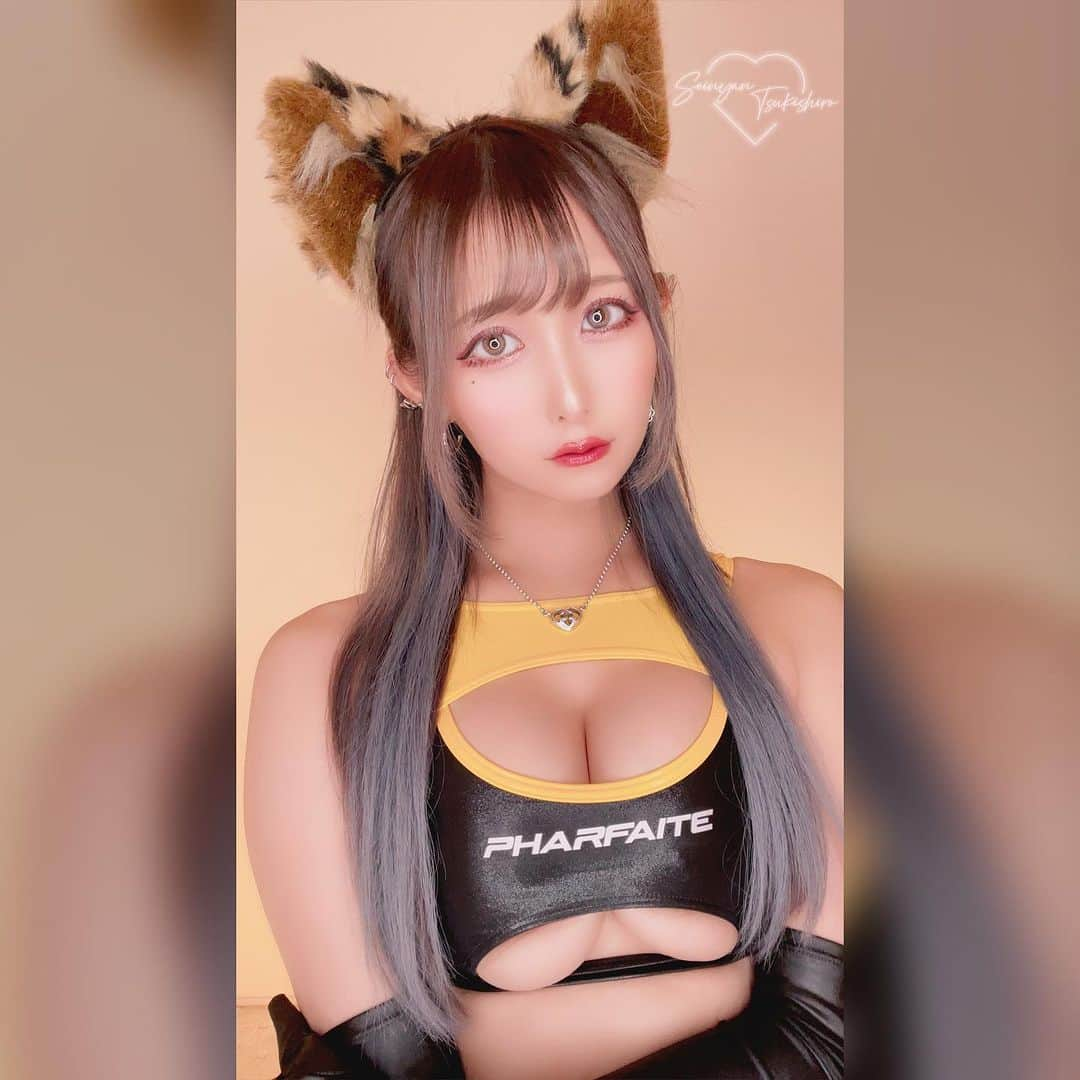 月城せなさんのインスタグラム写真 - (月城せなInstagram)「むちむちだけど許してにゃん🐯⚡️💛 ⁡ 大好きなパルフェットさんのめちゃくちゃ クールで可愛い新作衣装を着てみたよ👙💖💖💖 ⁡ ポイントは、今にも溢れそうなおっpi🥺🫶 黄色系あんまり似合わないと思って避けてたけど… 案外イケてるのでは！？！？どうかな🌼？ ⁡ ⁡ たくさんコメント&保存&いいね貰えたら嬉しいナ💞 ⁡ ⁡ ⁡ - - - - - - - - - - - - - - - 🐈‍⬛💜🦋 - - - - - - - - - - - - - - - ⁡ ⁡ ｱｸﾛﾊﾞｯﾄと軟体が得意なギャルコスプレイヤーです♡ コスプレ/グラビア/写真集/グッズ製作 通販サイト/ファンクラブの運営など…しております✨ ⁡ 最近は、プロデュース業もしております💓 コスプレ初心者の子/伸び悩んでる子など… 一緒に活動できる女の子を随時募集しております🥰 DMからご連絡ください♡ ⁡ ⁡ - - - - - - - - - - - - - - - 🐈‍⬛💜🦋 - - - - - - - - - - - - - - - ⁡ ⁡ #ギャル #コスプレ #コスプレイヤー #cosplay  #gravure #グラビア #グラビアモデル #japanesegirl #ビキニ #水着 #競泳水着 #ニーハイ ⁡ ♡」7月13日 22時44分 - s2yn8