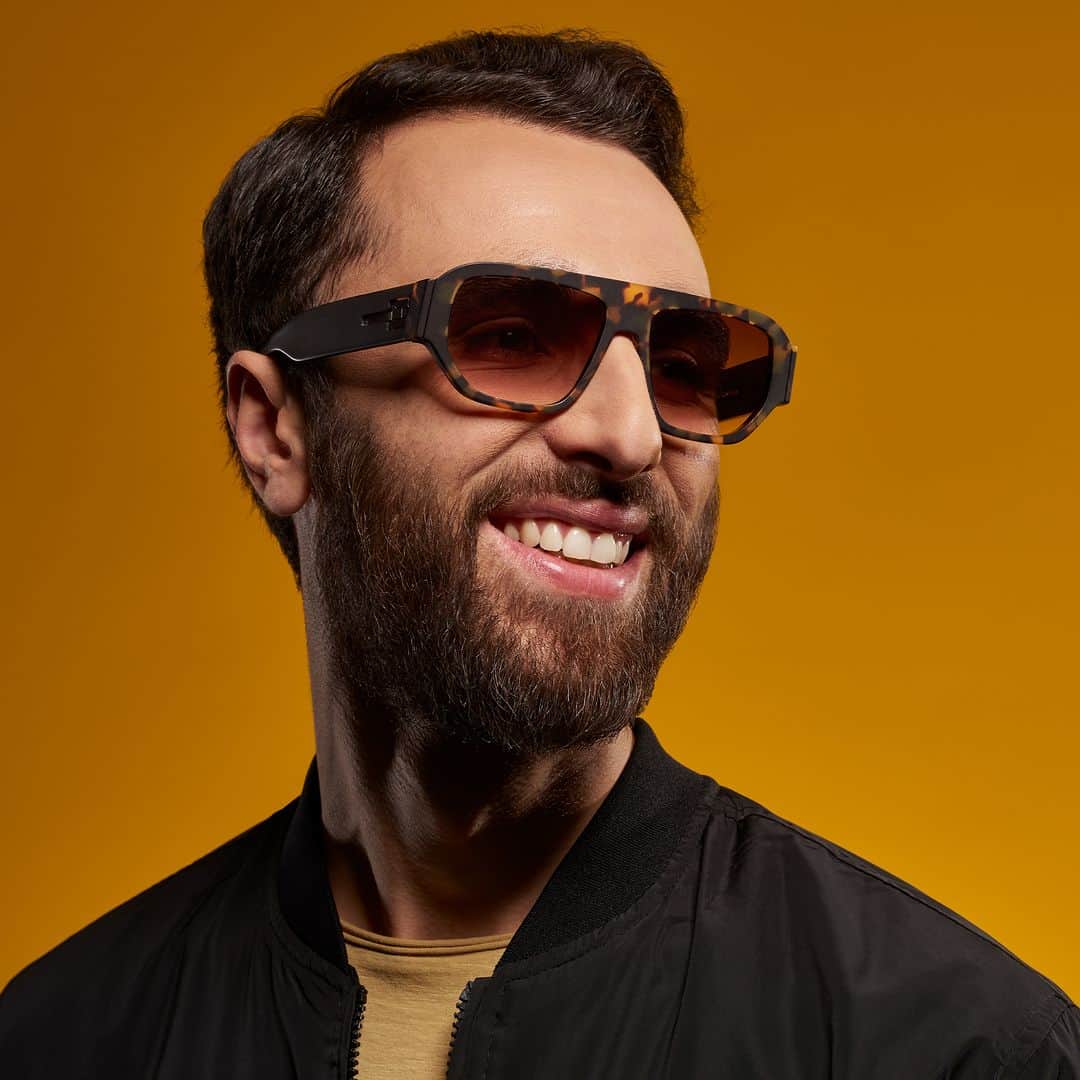 のインスタグラム：「⛱️ The next vacation is just around the corner and you are still looking for the right glasses? Whether casual on the beach or sporty in the mountains, Sam from ic! berlin combines iconic design and high quality workmanship 100% made in Germany. You shouldn't miss out on the long-lasting sunglasses and take a look at the classic collection from ic! berlin!  #icberlin #eyewear #madeingermany #icberlinofficial #opticianlife #optician #optical #glasses #glassesfashion #berlin」