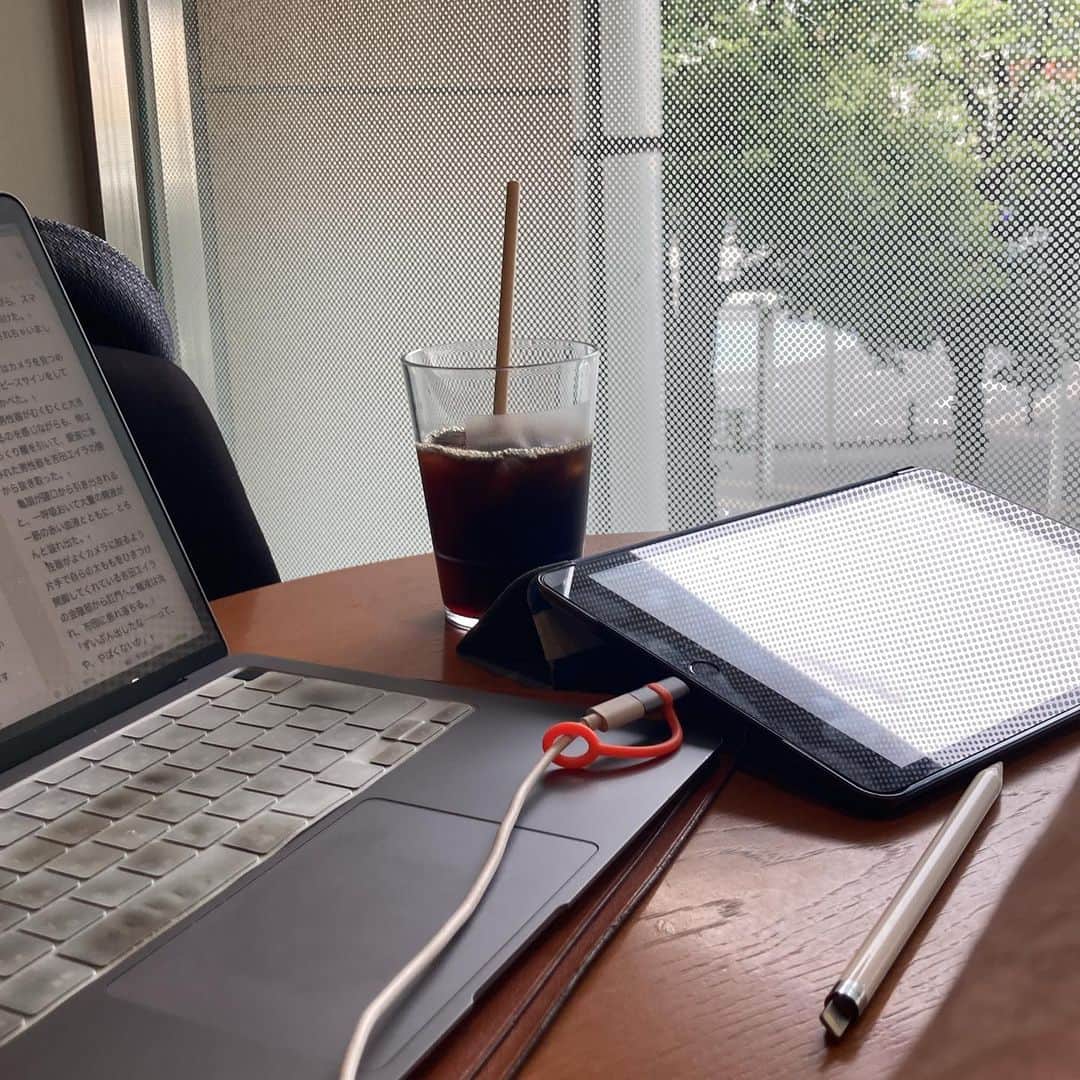滝本竜彦のインスタグラム：「今日もゲラを直す！ I do proofreading today too!」