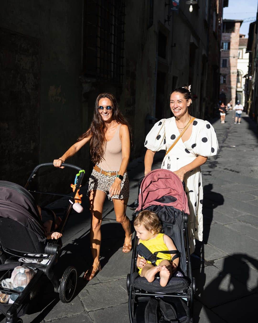 Samuel Lippkeさんのインスタグラム写真 - (Samuel LippkeInstagram)「Lucca Italy, such a magical place for us. This time coming back and staying 5 days inside the walls and really getting to know the town at a whole other level, further deepened our love for this place... Having Ksenia's childhood friend meet us with her 10 month old was a fun highlight too.」7月13日 14時17分 - samuel.lippke