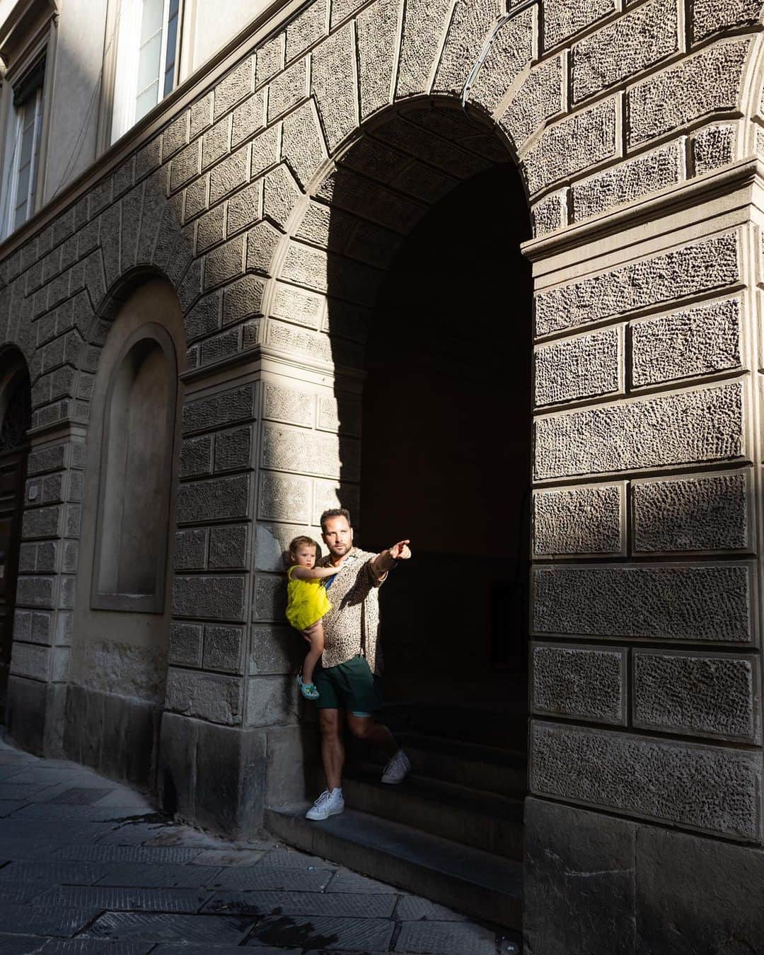 Samuel Lippkeさんのインスタグラム写真 - (Samuel LippkeInstagram)「Lucca Italy, such a magical place for us. This time coming back and staying 5 days inside the walls and really getting to know the town at a whole other level, further deepened our love for this place... Having Ksenia's childhood friend meet us with her 10 month old was a fun highlight too.」7月13日 14時17分 - samuel.lippke