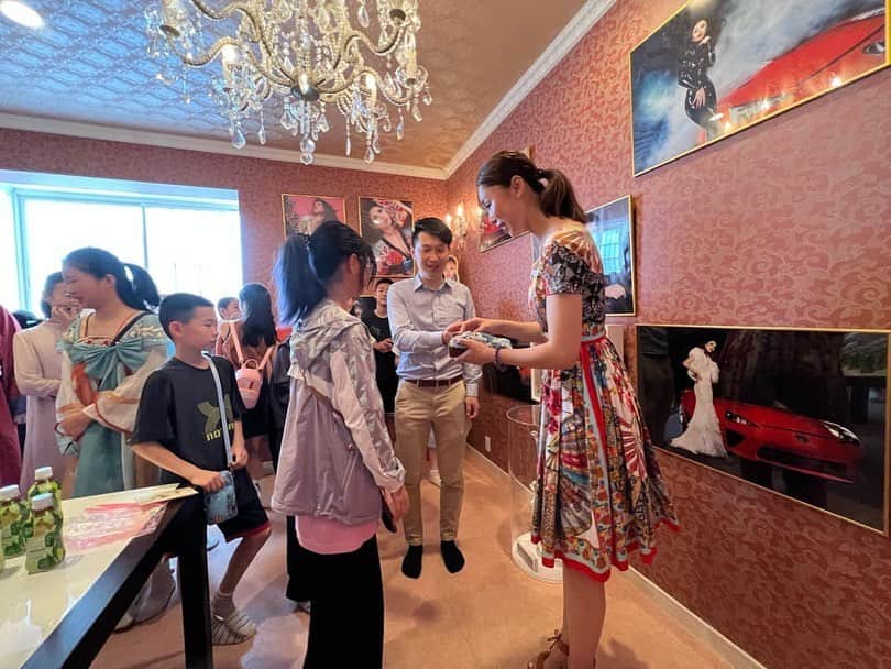 森理世さんのインスタグラム写真 - (森理世Instagram)「Friends from Zhejiang Province, China visiting IRM Dance Academy! 🇯🇵🫶🏼🇨🇳 check my story to read more.」7月13日 14時31分 - riyomori_
