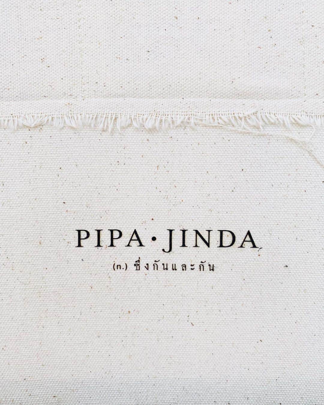 GYEON SEOのインスタグラム：「_* PIPA • JINDA  . . ยินดีด้วยมากๆน๊าาาา เดี๋ยวไปป่วนอีก2งาน 😜」
