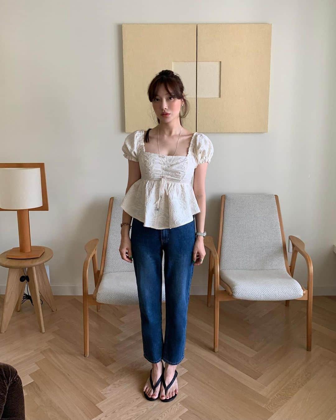 nanaのインスタグラム：「오늘 비가 듬뿍듬뿍 오는날🐰 집에서 작가된마냥 타블렛펜 귀에 꼿고 코피를 마시며  왕창 업뎃 할꺼랍매다 헤헤 심심하시면, 6시에 리봉에 들려주세요」