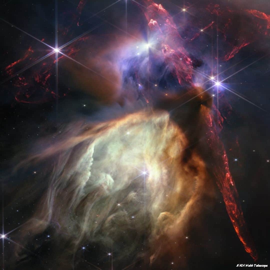 アメリカ大使館さんのインスタグラム写真 - (アメリカ大使館Instagram)「NASA「1周年を迎えたNASAのWebb（ジェイムズ・ウェッブ宇宙望遠鏡）を使って撮影された1枚。"Rho Ophiuchi"と呼ばれるこの領域には、ガスと塵の中に約50個の若い星があります。390光年の距離にあり、地球に最も近い星形成領域です。Webbは引き続き宇宙の謎を解き明かしています」。 #UnfoldTheUniverse」7月13日 15時27分 - usembassytokyo