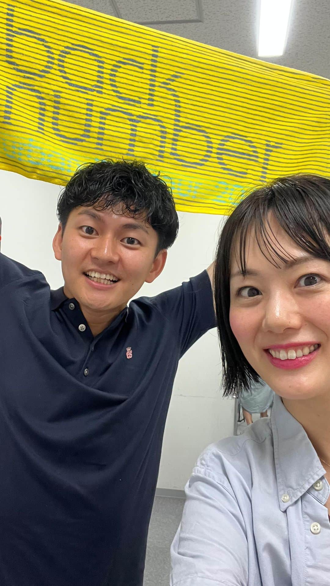 高橋真理恵のインスタグラム：「山本大貴アナとインスタライブ✨  今週末のフェスに参戦予定の山本アナと、  🎆back numberのセットリスト予想🎆  ・絶対歌ってくれそう！ ・これも歌うかな？！ ・個人的願望！  の3つに分けて back numberの曲について 話しました☺️  山本くんも週末に控えてテンション上がっているみたいで、 羨ましかったー‼️  ご参加頂いた皆さんもありがとうございました✨」