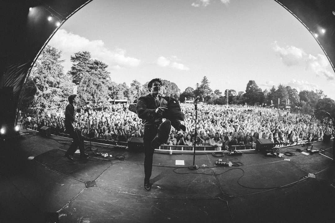 New Hope Clubさんのインスタグラム写真 - (New Hope ClubInstagram)「Summer shows are the best ☀️ Hows your summer going so far?  . 📸 @joshuafphotos」7月13日 15時32分 - newhopeclub