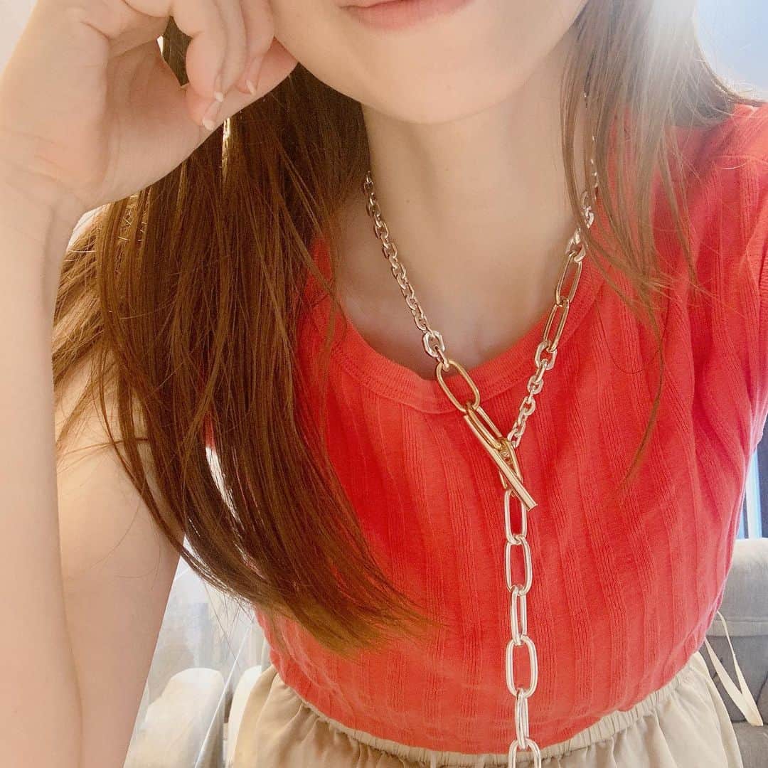 澤辺美香さんのインスタグラム写真 - (澤辺美香Instagram)「夏はこれくらいボリュームのあるネックレスをするスタイリングも私は好きです♡  シルバーとゴールドのミックスのバランスがたまりません😘  #ネックレス #inmmod」7月13日 15時37分 - mikasawabe