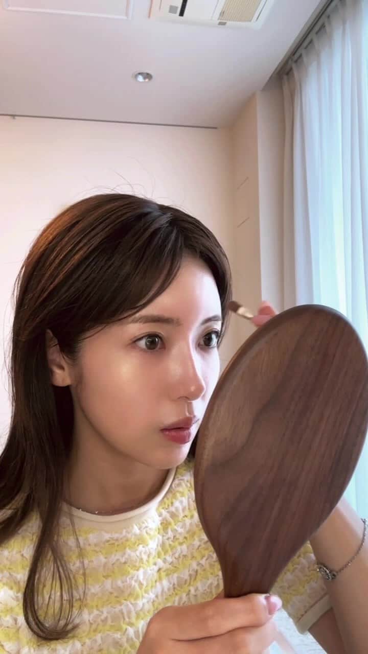 舟山久美子（くみっきー）のインスタグラム：「ゲリラメイクLIVE💄 最近のお気に入り達を使って✨」
