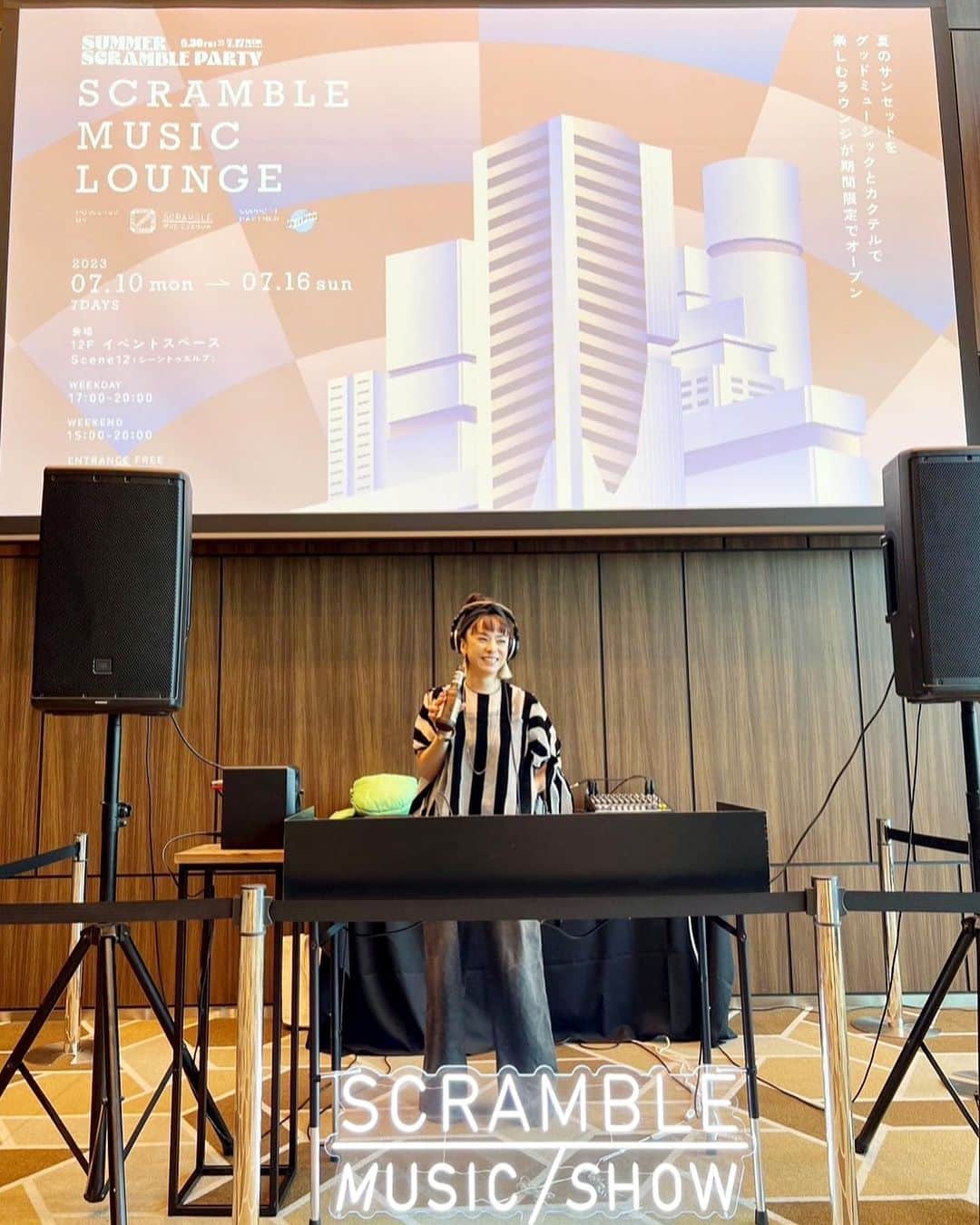 azumiさんのインスタグラム写真 - (azumiInstagram)「昨日の @shibuya_scramble_square での #scramblemusiclounge にお越しくださった皆様ありがとうございました😊 渋谷が見渡せる開放的な空間でとても楽しかったな✨ しかしアシッドジャズとのお題を仰せつかっていたのですが、やり始めたらただのacid jazz少なめ〜90's hiphop,R&Bでした笑 すんません😂  スタッフの皆様ありがとうございました 今週末までイベント開催中ですので、皆様遊びに行ってねー！ 明日は私は @bluenote_place にてmusic selectorです！ #azumi #wyolica #azumidj #musicselector」7月13日 16時53分 - xx_azumi_xx