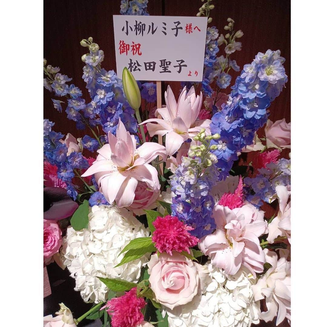 小柳ルミ子のインスタグラム：「birthday LIVEに 沢山の方々から 綺麗なお花を 頂きました💐🌼🌸💕  本当に有難うございました🥰💝  心から感謝致します🥰🙏  ⠀  #松田聖子 さん⠀ #デヴィ夫人 ⠀ #小林幸子 さん⠀ #川中美幸 さん⠀ #増田恵子 さん⠀ #長山洋子 さん⠀ #島津亜矢 さん⠀ #松本伊代 さん⠀ #たかの友梨 さん⠀ #神田うの さん⠀ #小柳ルミ子 ⠀ #birthday ⠀ #birthday LIVE⠀ #live ⠀ #歌手 ⠀ #花 ⠀ #感謝 ⠀ #有難うございました ⠀ #大好き」