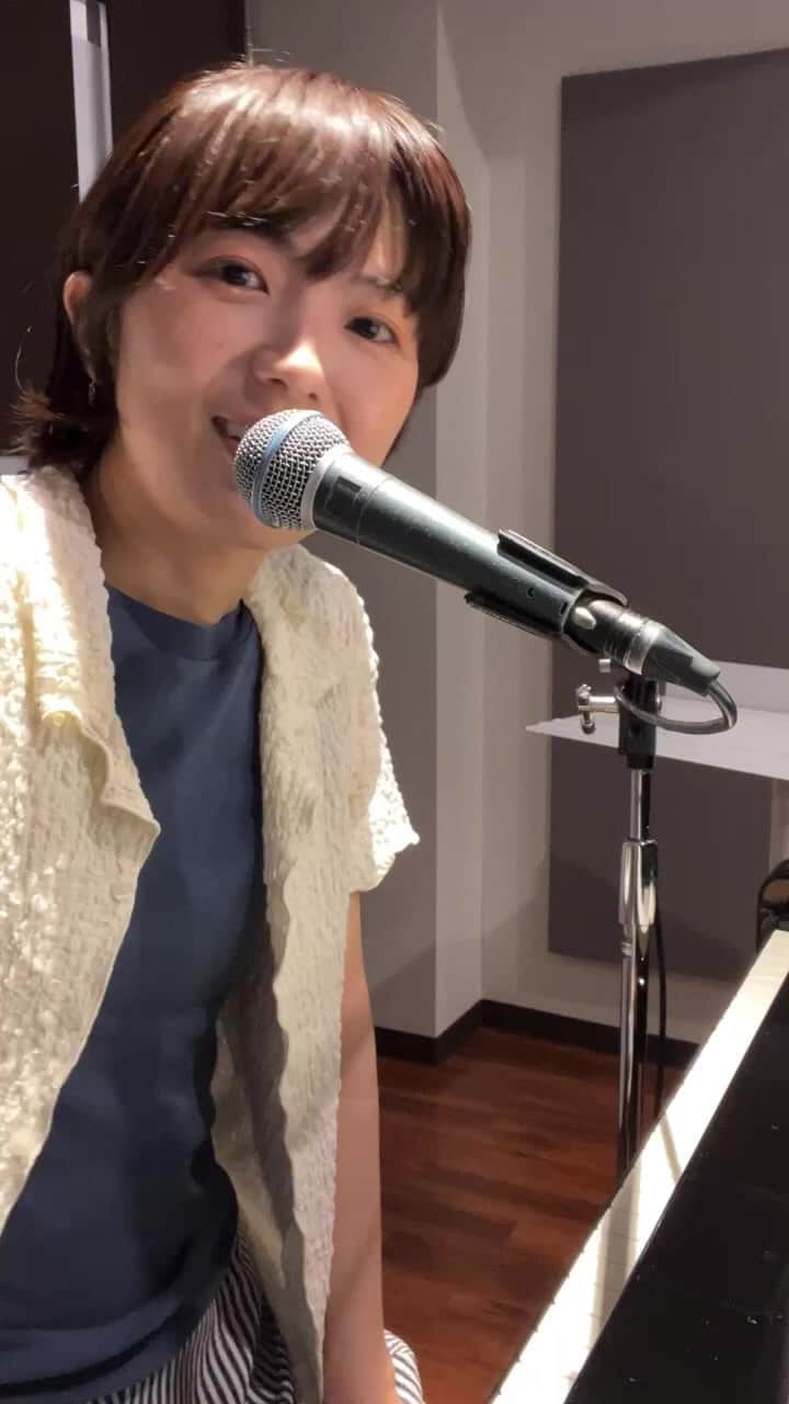 熊木杏里のインスタグラム：「暑中お見舞い申し上げます🎋 おつきあい頂きありがとうございました。  17日に大阪でお会いしましょう。」