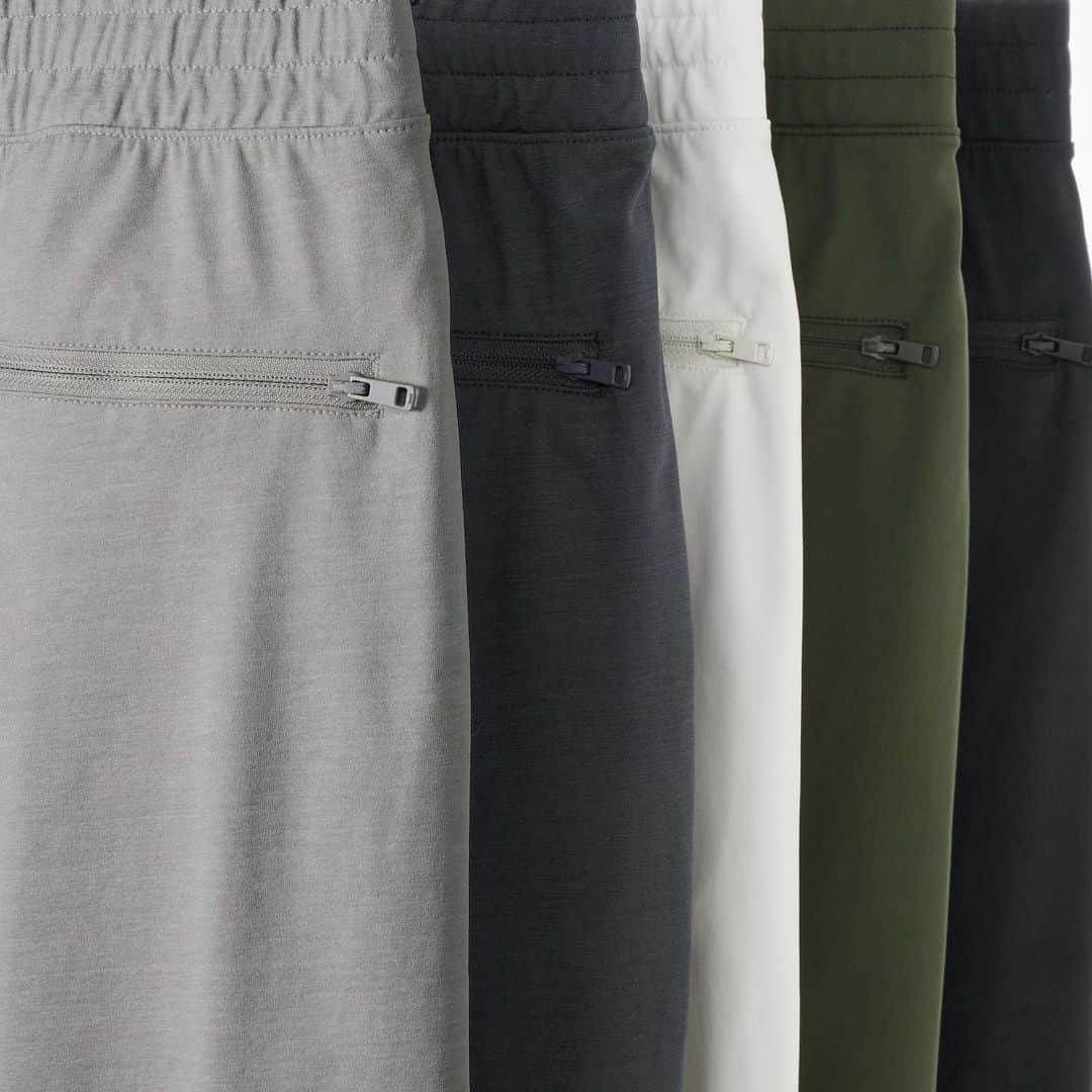 のインスタグラム：「Smooth #AIRism fabric with quick-drying DRY technology jogger pants.  455408 Ultra Stretch DRY-EX Jogger Pants  #UNIQLO #LifeWear #DRYEX #JoggerPants  *The product availability differs among regions. Please check your regional account or website.」