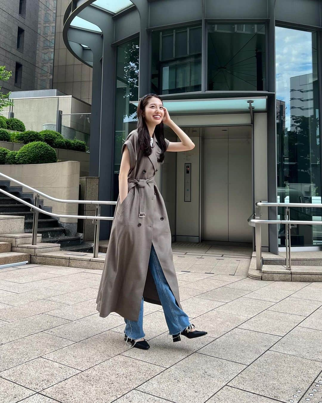 藤江萌のインスタグラム：「私服👗  dress : @anuans.official  tops : @uniqlo_jp  denim : @sly_official  shoes : @charleskeith_jp   hairband : @maryquant_official   舞台「1993 The Bang Bang Club」稽古もあと少し。  7/21-30まで俳優座劇場にて上演します☺️ 皆さま劇場でお待ちしております！  そして美容整体は @elena.4beauty さんに🫶 いつもありがとうございます！  #コーデ #ファッション #ファッションコーデ #ワンピースコーデ #デニム #デニムコーデ #カチューシャ #カチューシャアレンジ #カチューシャヘア #ユニクロ #ユニクロ購入品 #ユニクロコーデ #ユニクロユー #藤江萌 #anuans #uniqlo #uniqlou #uniqloコーデ #sly #denim #charlesandkeith #maryquant #camera #elena #camera #sony」