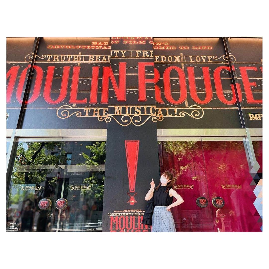 唯月ふうかさんのインスタグラム写真 - (唯月ふうかInstagram)「なっちゃん、みなちゃんと念願の ミュージカル「Moulin Rouge! 」観劇!! 大興奮!! カンパニー皆さんのパワーと、実力と、色気と、こちらに向けてくれる視線やら仕草がもう…たまらなく妖艶でした。。  赤に包まれた帝国劇場。 ずっと居たい空間でした。 そして、終演後には「愛」という言葉の本当の意味を知れた、そんな気がしました。 キャスト全員のレベルが本当に高くて、ずっと引き込まれっぱなし!! 最後まで怪我なく完走できるよう、心からのエールを👏   #ムーランルージュ  #musical  #moulinrouge  #帝国劇場  #平原綾香 さんのあの色気を  #近くで拝みたい   #元榮菜摘 ちゃん  #柴田実奈 ちゃん  #唯月ふうか」7月13日 17時35分 - fuka_yuduki