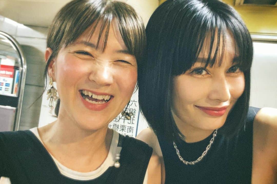 佐藤乃莉のインスタグラム：「😂×100  いや、なんであんな笑ってたか 全然思い出せない…  #friends #smile #happy」