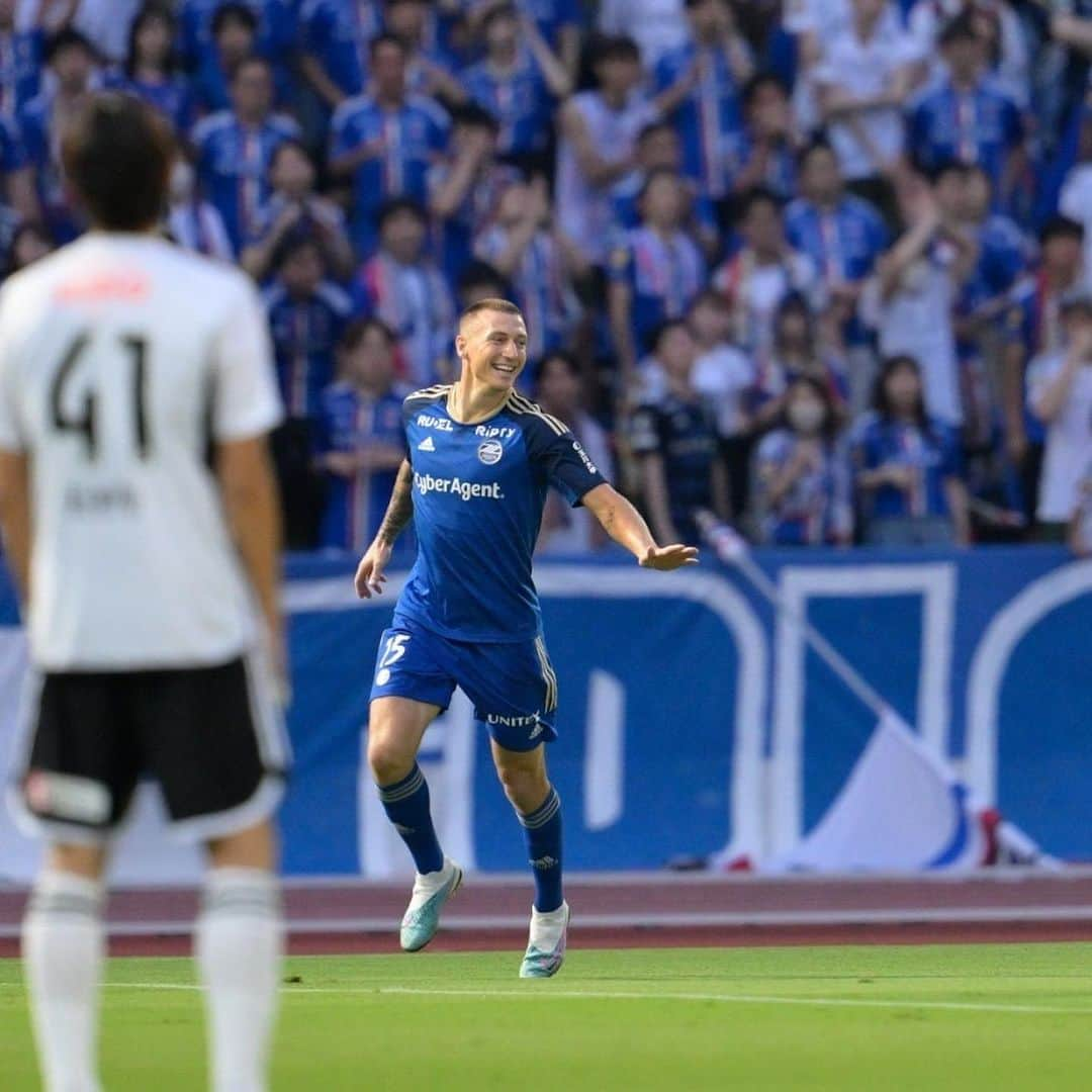 ミッチェル・デュークのインスタグラム：「Emperors cup 4-1 win against Yokohama Marinos… ⚽️💪🏼」