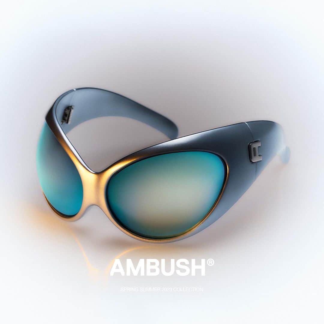 AMBUSHさんのインスタグラム写真 - (AMBUSHInstagram)「Truly futuristic. The #AMBUSH ALIEN SUNGLASSES are a Tokyo-exclusive style, 3D printed handcrafted in Japan.  Now exclusively available at our WORKSHOP」7月13日 18時11分 - ambush_official