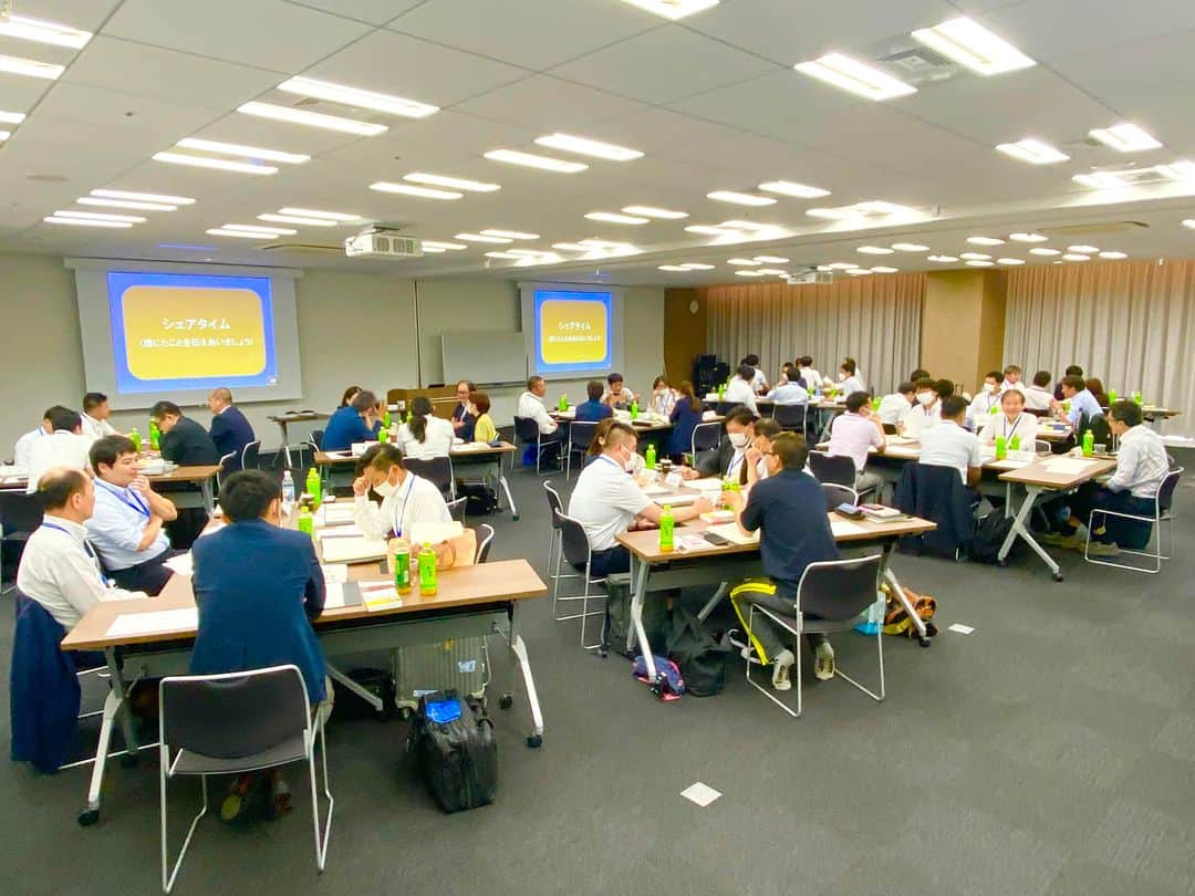 のインスタグラム：「本日の東京での第11期幹部塾も最幸な時間でした‼️  受講生の士気の高さ、姿勢には素晴らしいものがありました‼️  こう言った会社が素敵になっていくんですね‼️  感謝‼️ありがとうございました‼️」