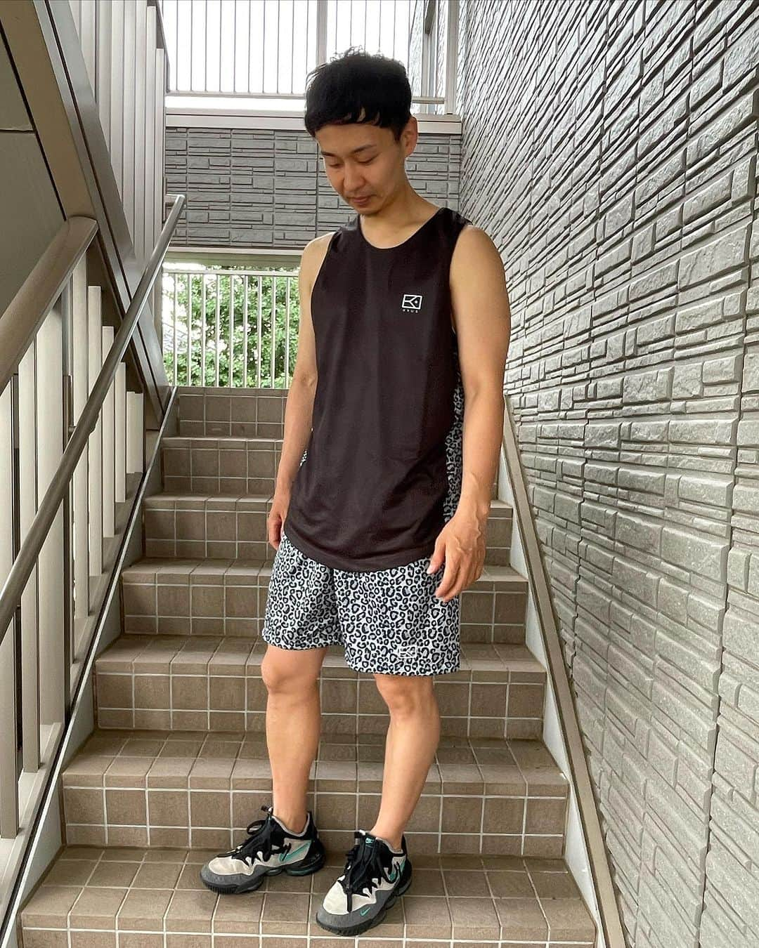 栗原祐太さんのインスタグラム写真 - (栗原祐太Instagram)「🎽KYUS🏀 オリジナルブランドKYUS 私服でも着たいバスケットボールウェアを作りたい！ みんなと一緒にブランドを作っていきたい！ と言う事でやっております！！  細々とやっておりますが 新作も出したり 色々なチームや学校から ユニフォーム、チームウェアの 依頼も頂き本当にありがたいことです😄  感謝感謝であります！  これからも楽しい事やっていこうと思います💪  #バスケ　#バスケット #バスケットボール #kyus #wear #fashion #バスパン　#バスケウェア #栗ニック　#栗原祐太 #スポーツウェア #ストリートファッション」7月13日 18時26分 - yutakuri