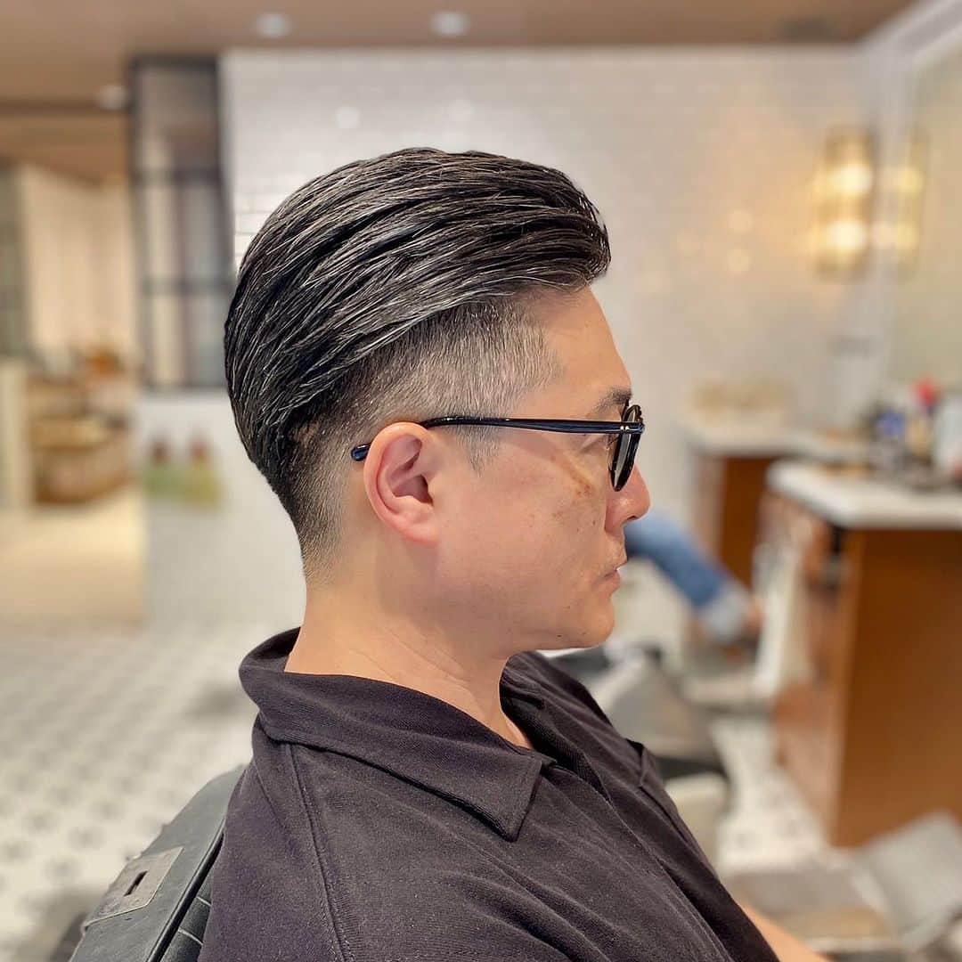 フリーマンズスポーティングクラブのインスタグラム：「FSC - FUTAKOTAMAGAWA BARBER💈  ⁡ HAIR CUT ¥6,600(tax incl.) made by KEIICHI IIJIMA  #freemanssportingclub  #fscbarber #barbershop #barber #mensgrooming」